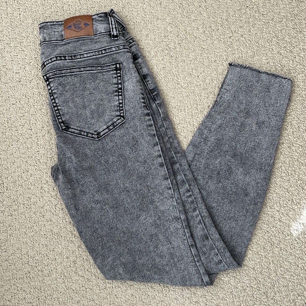 Rue21 wild blue Sadie Robertson collection jeggings